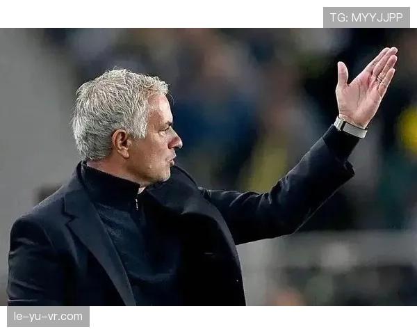 穆里尼奥战术革新再掀足坛风暴，深刻重塑现代足球发展轨迹