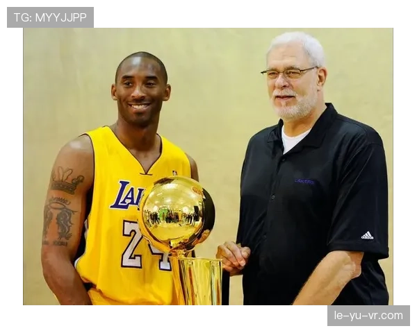 沙勒罗瓦边路新星速度惊人，新赛季表现引球迷热议