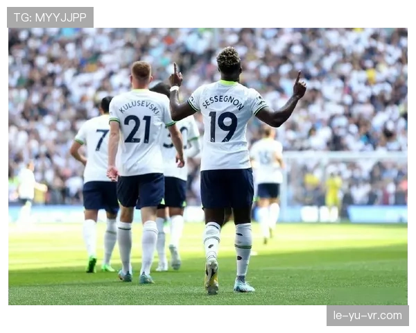 伊万·佩里西奇续约热刺，状态回暖迎战新赛季挑战