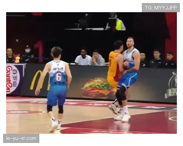 假摔判罚标准如何界定?裁判心态与VAR干预解析 假摔判罚标准如何界定?裁判心态与VAR干预解析