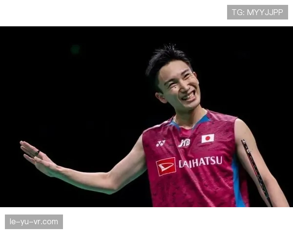 桃田贤斗居然穿得比明星还讲究，球场上的他根本不是那个“运动员”啊