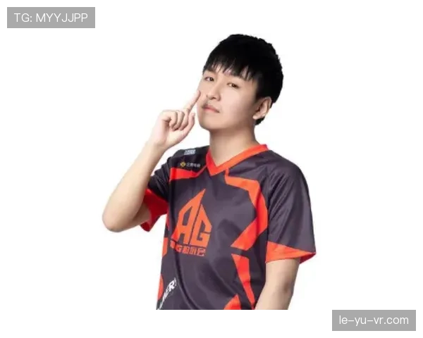 唐佳豪赛场外居然成了买买买狂魔，钱包都快撑爆了吧？